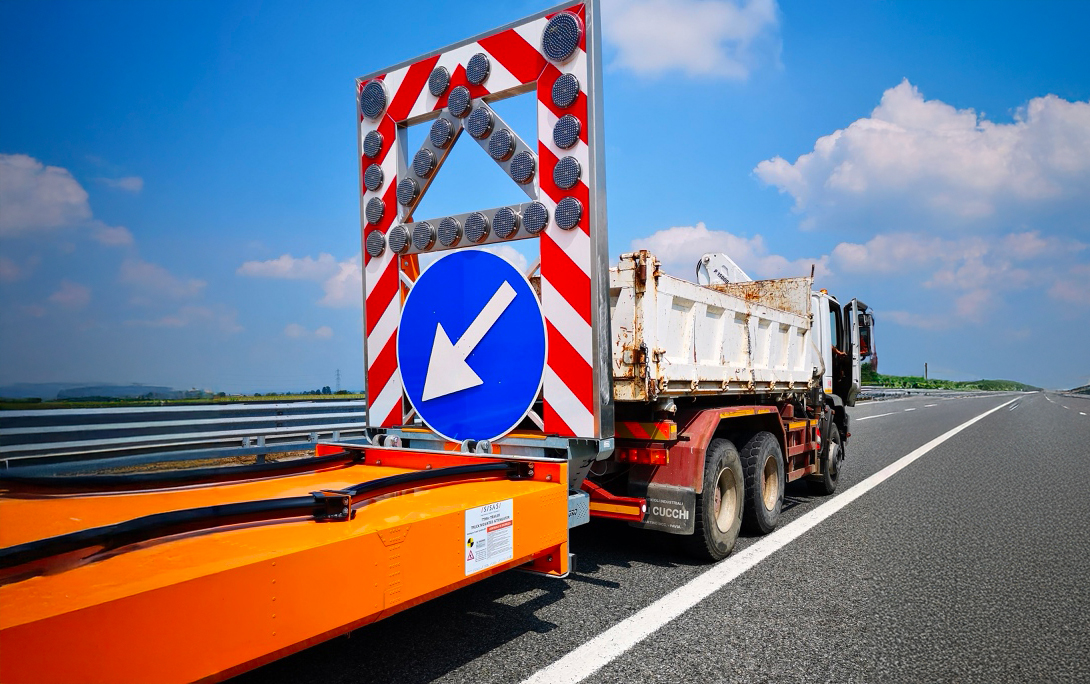 Autocarri con attenuatore d’urto Autocarri con attenuatore d’urto
